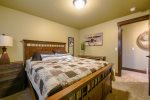 Little Badger Lodge bedroom with Queen bed. 